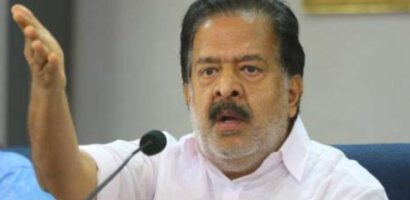 ഐഫോൺ വിവാദം രമേശ് ചെന്നിത്തല ഡി ജി പി ക്ക് പരാതി നൽകി