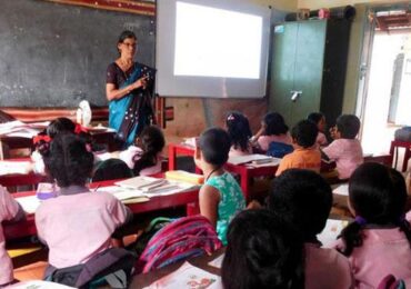 സ്കൂളിലെത്താൻ ഇനിയും വൈകും ;ആശങ്കയോടെ ഭാഷ അദ്ധ്യാപകർ .