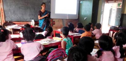 സ്കൂളിലെത്താൻ ഇനിയും വൈകും ;ആശങ്കയോടെ ഭാഷ അദ്ധ്യാപകർ .