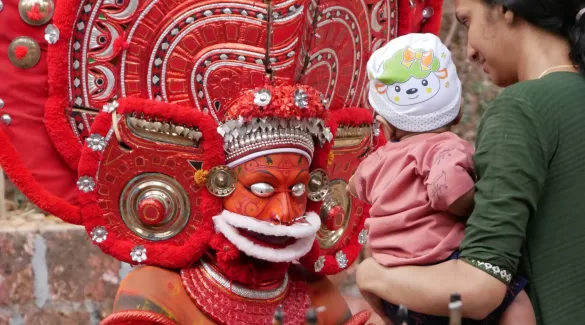 തെയ്യം — കേരളത്തിന്റെ പ്രാചീന ഗോത്രാചാരത്തിന്റെ ആത്മാവും ആദ്ധ്യാത്മിക സത്യവും
